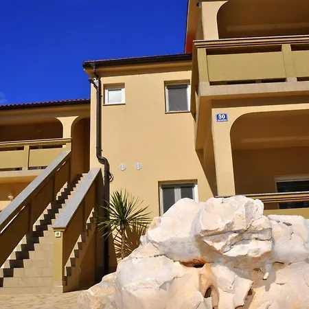 Laguna Apartment Vir