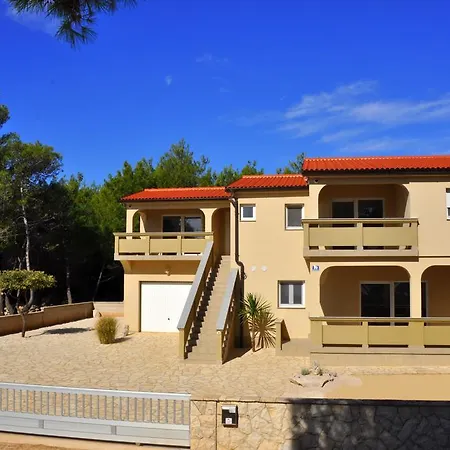 Laguna Apartment